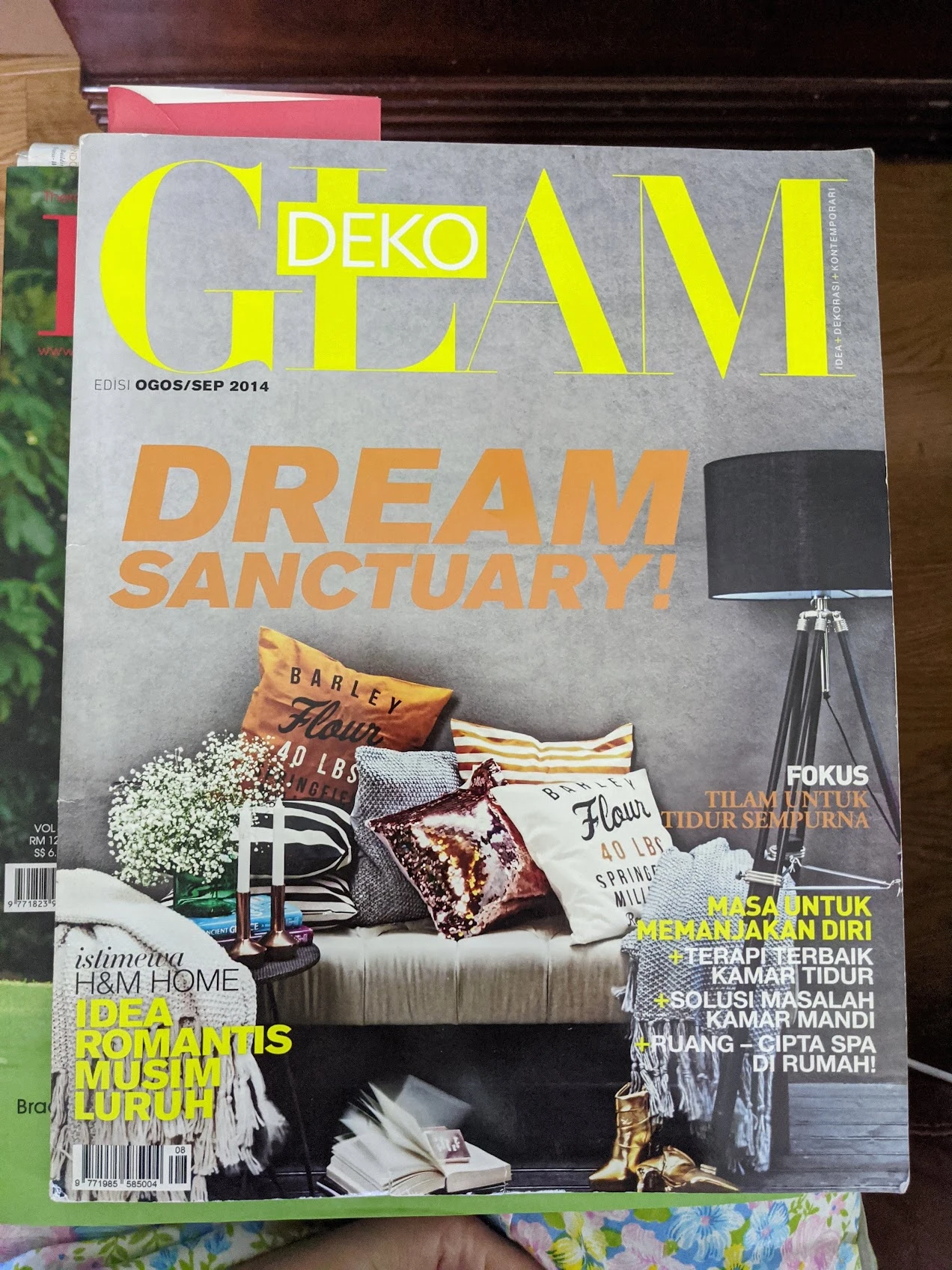 GLAM DEKO magazine cover, from Joyce’s archive